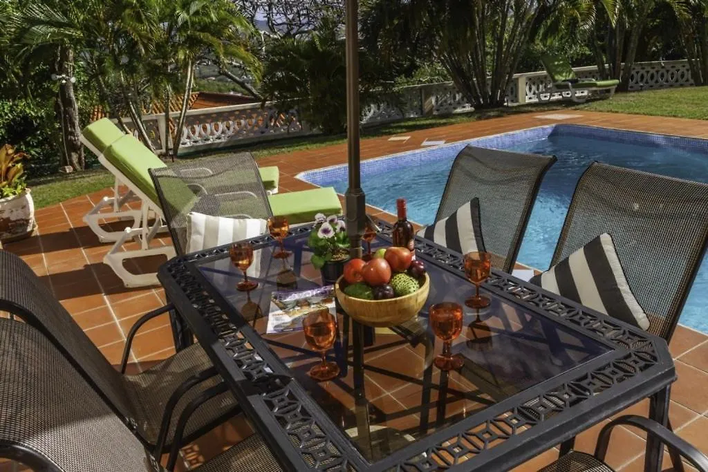 Beautiful 5-Bed Villa With Views And Pool - Decaj Villa Cap Estate