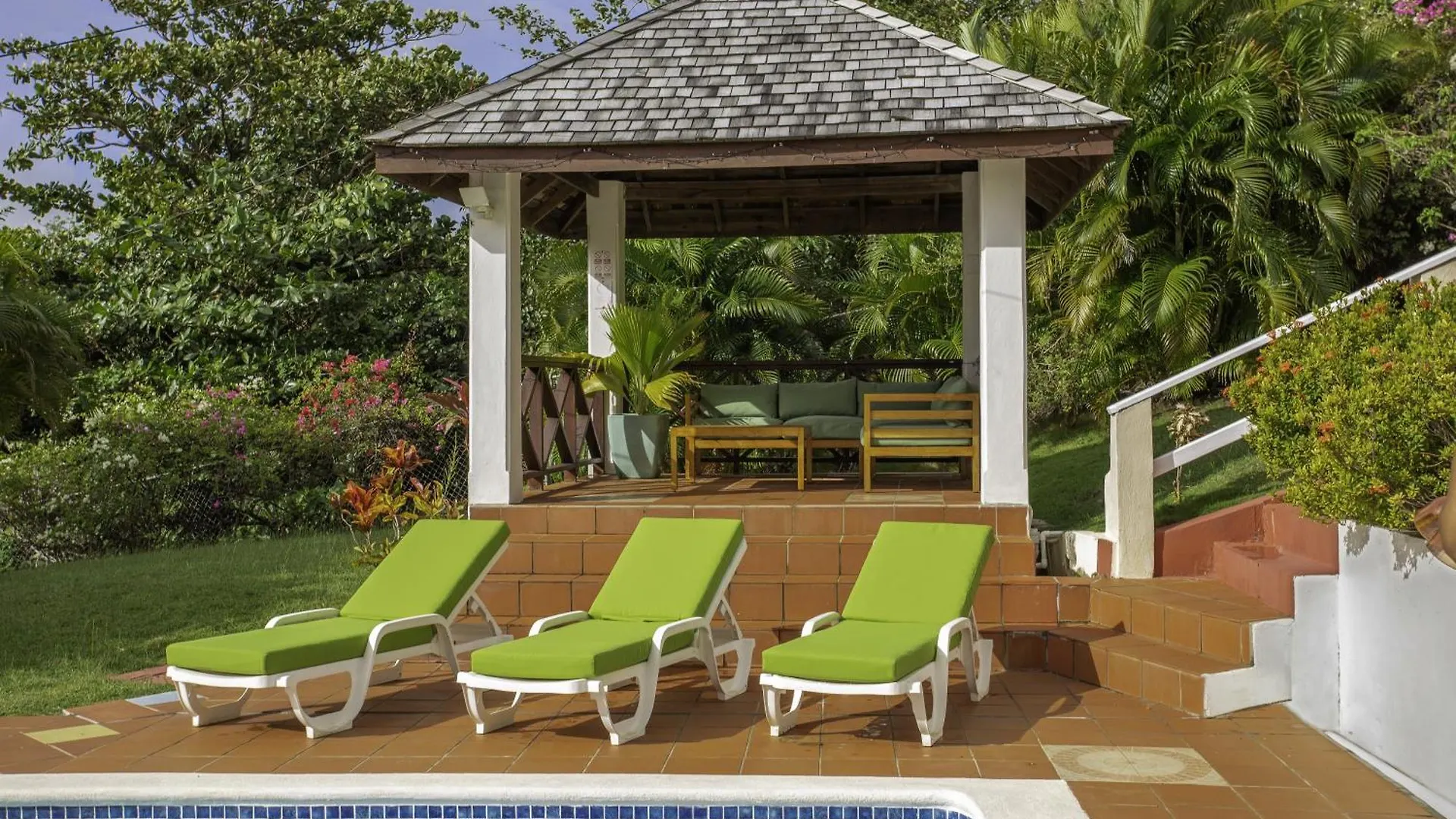 Beautiful 5-Bed Villa With Views And Pool - Decaj Villa Cap Estate Saint Lucia