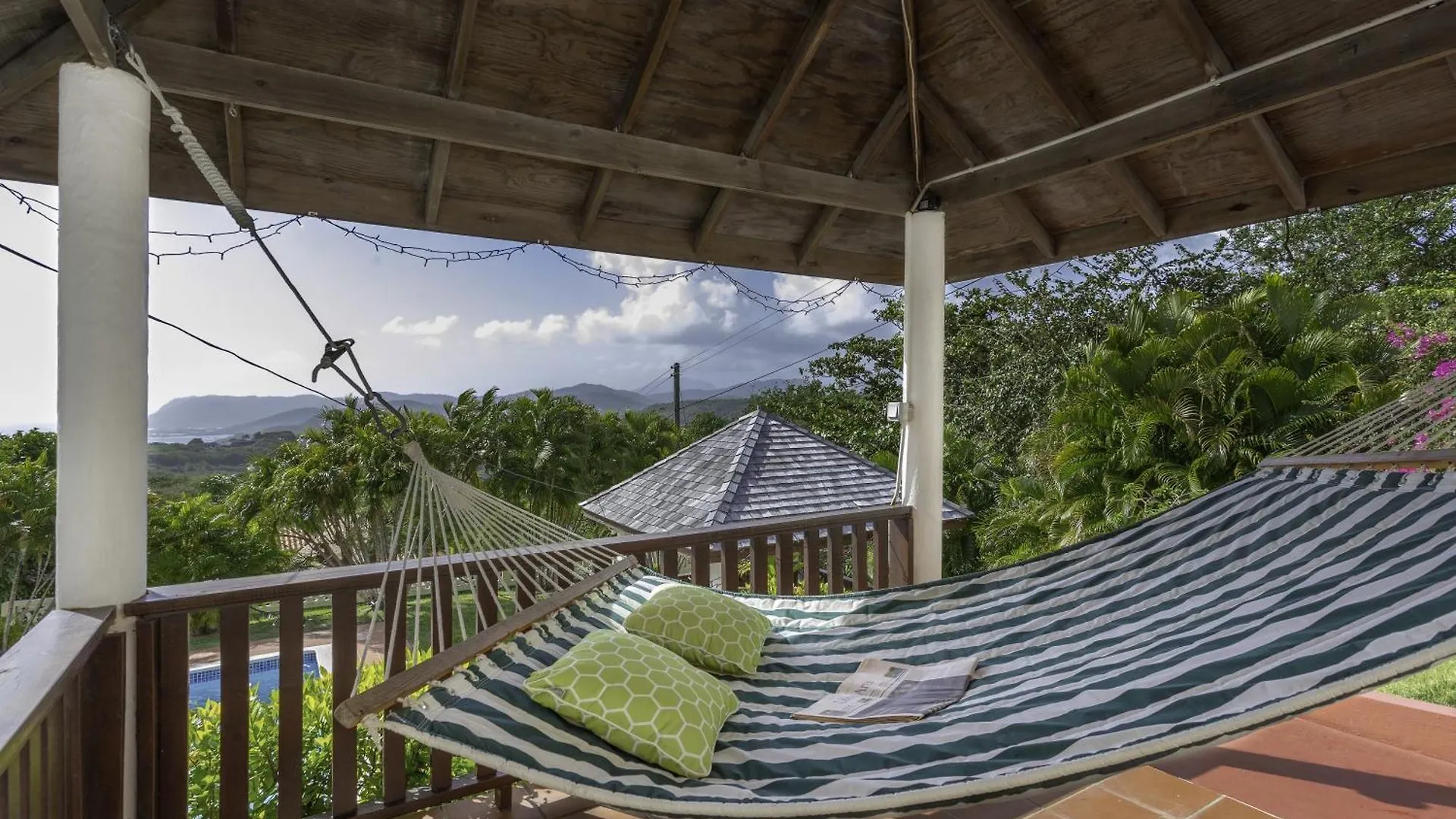 Beautiful 5-Bed Villa With Views And Pool - Decaj Villa Cap Estate