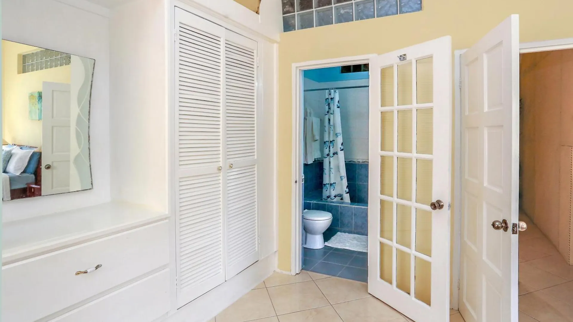 Beautiful 5-Bed Villa With Views And Pool - Decaj Villa Cap Estate