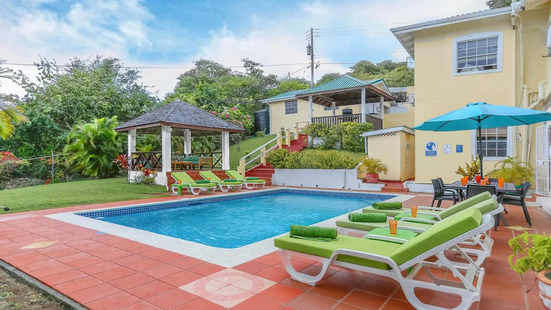 Beautiful 5-Bed Villa With Views And Pool - Decaj Villa Cap Estate