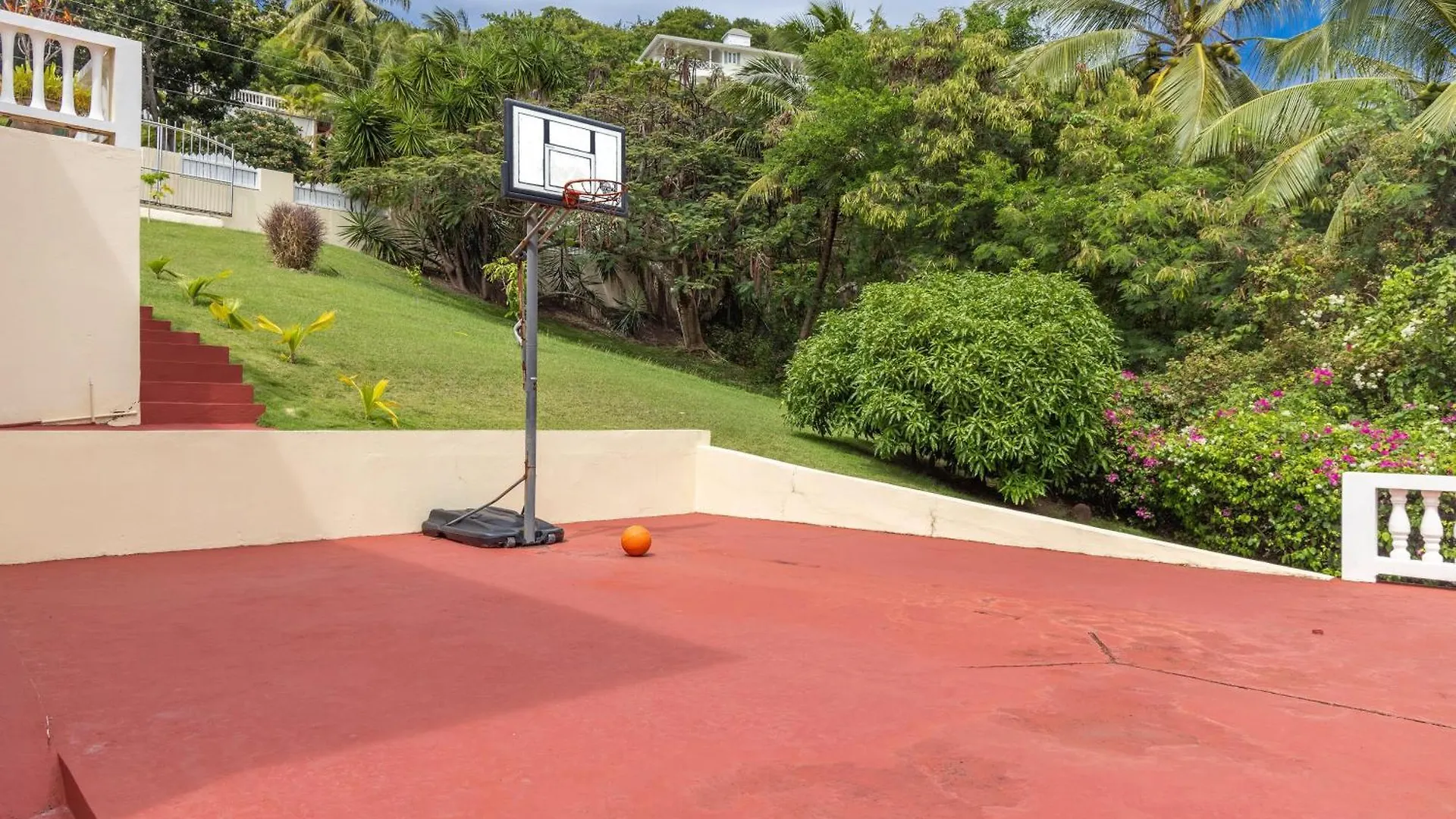 Beautiful 5-Bed Villa With Views And Pool - Decaj Villa Cap Estate 0*,  Saint Lucia