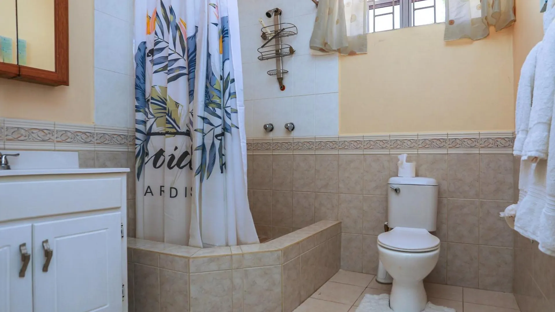 Beautiful 5-Bed Villa With Views And Pool - Decaj Villa Cap Estate