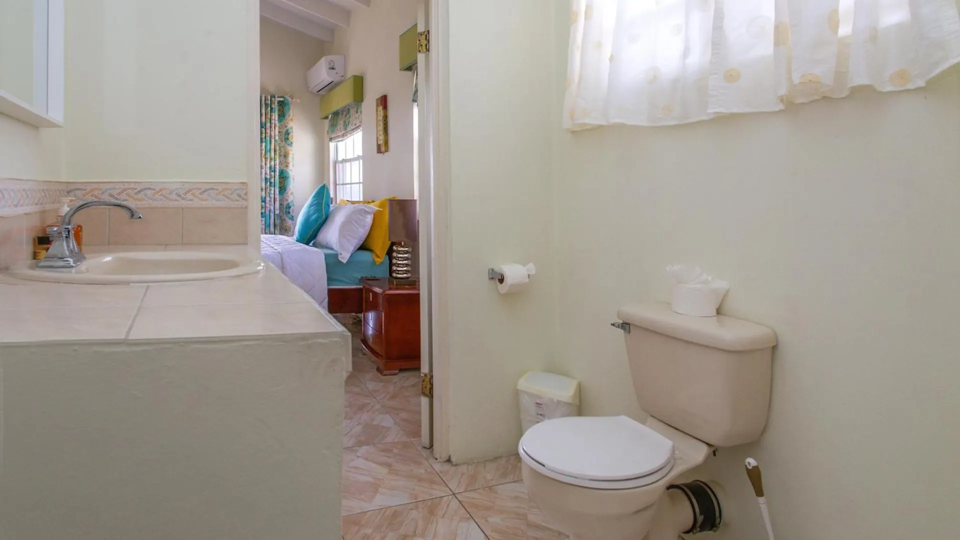 Beautiful 5-Bed Villa With Views And Pool - Decaj Villa Cap Estate Saint Lucia