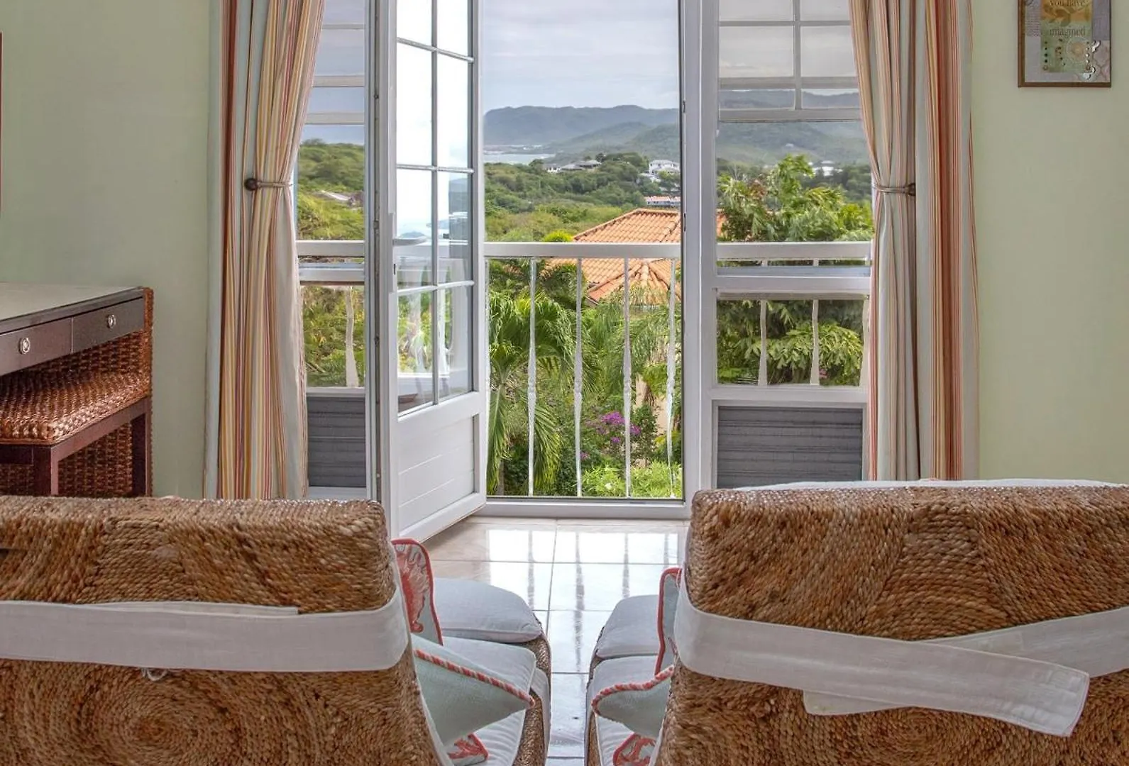Beautiful 5-Bed Villa With Views And Pool - Decaj Villa Cap Estate 0*,  Saint Lucia
