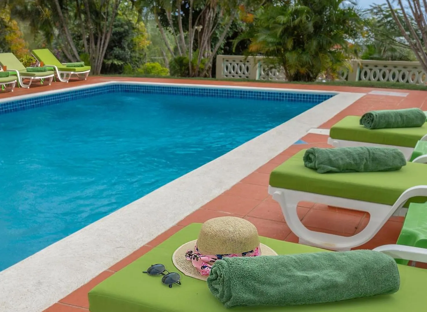 Beautiful 5-Bed Villa With Views And Pool - Decaj Villa Cap Estate Saint Lucia