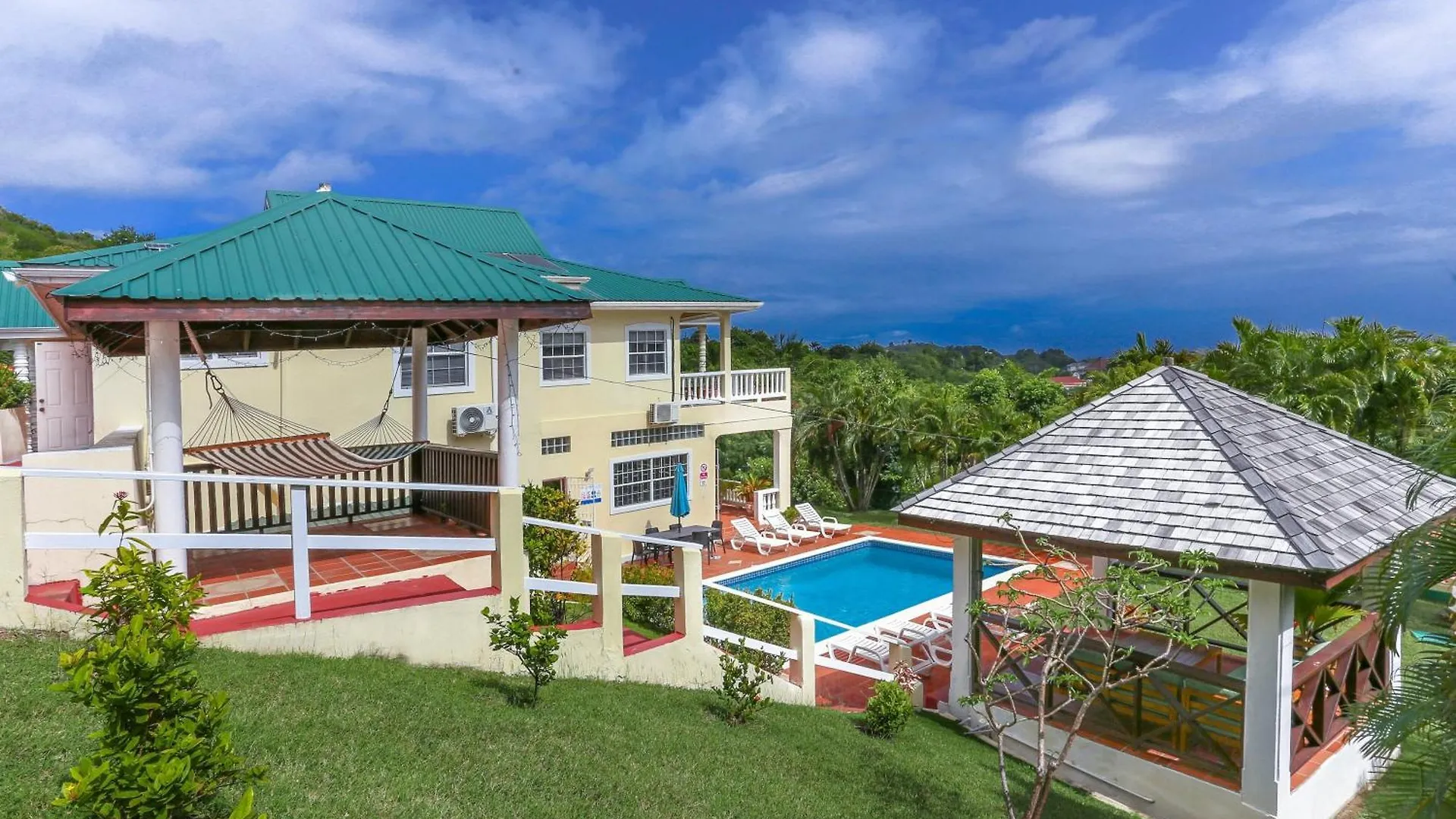 Beautiful 5-Bed Villa With Views And Pool - Decaj Villa Cap Estate