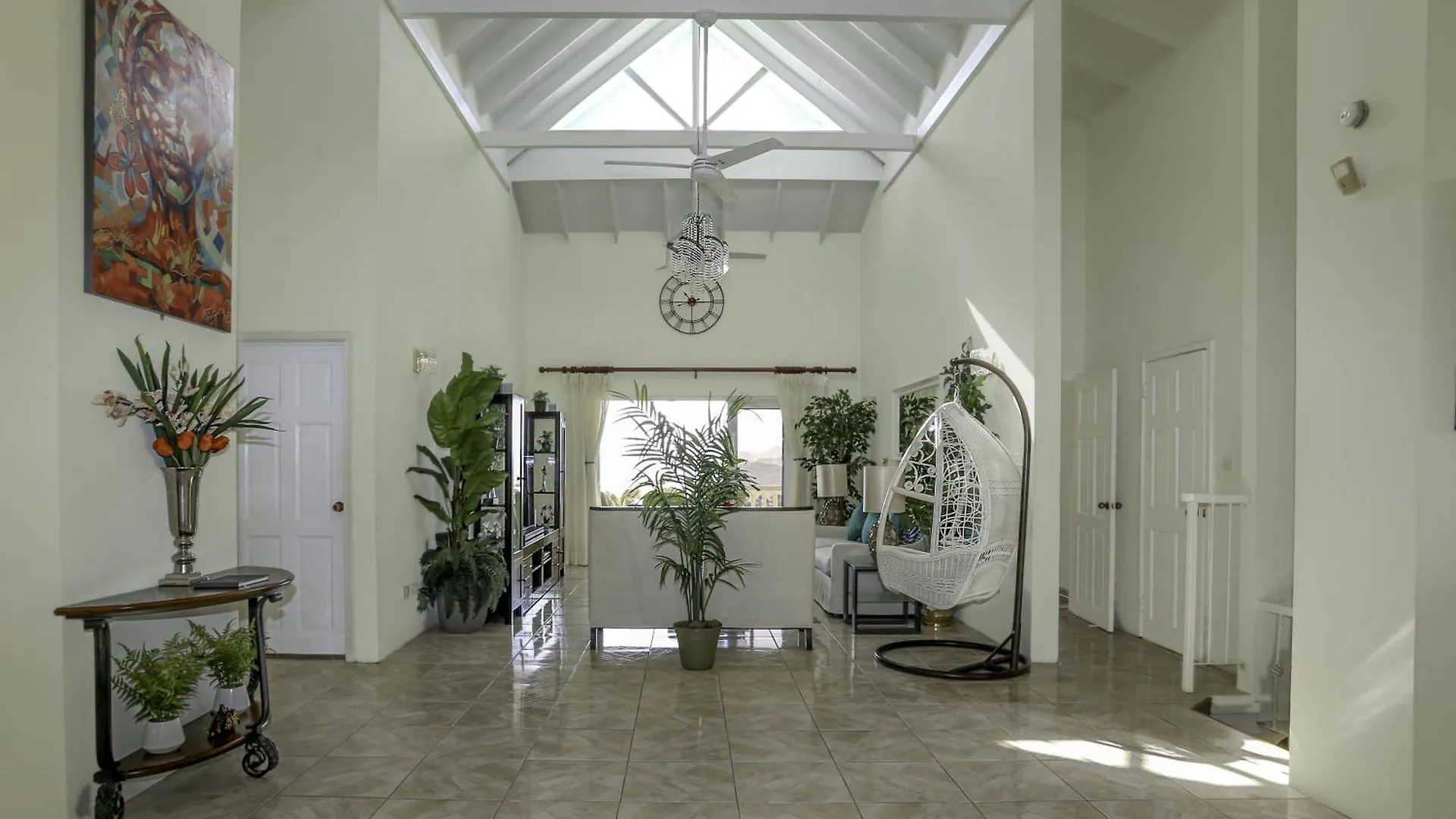 Beautiful 5-Bed Villa With Views And Pool - Decaj Villa Cap Estate